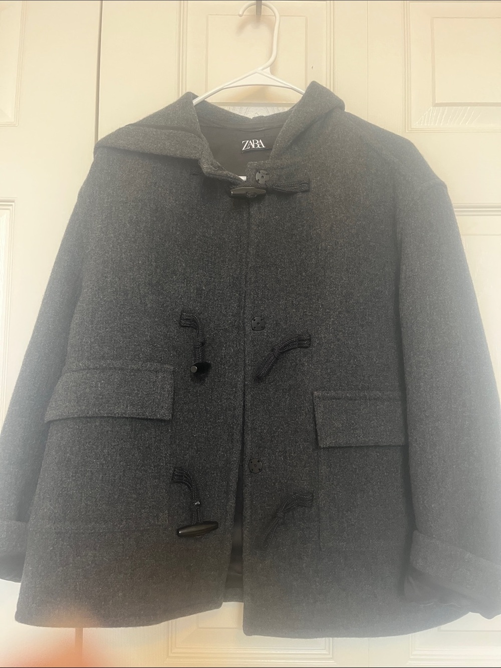 Zara cropped Manteco wool coat with toggles. Brand new . Never worn.